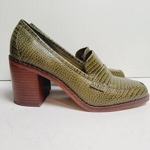 Vince Camuto Carigina Grren Croc Embossed Chunky Heel 90s Inspo Loafer Size 9.5